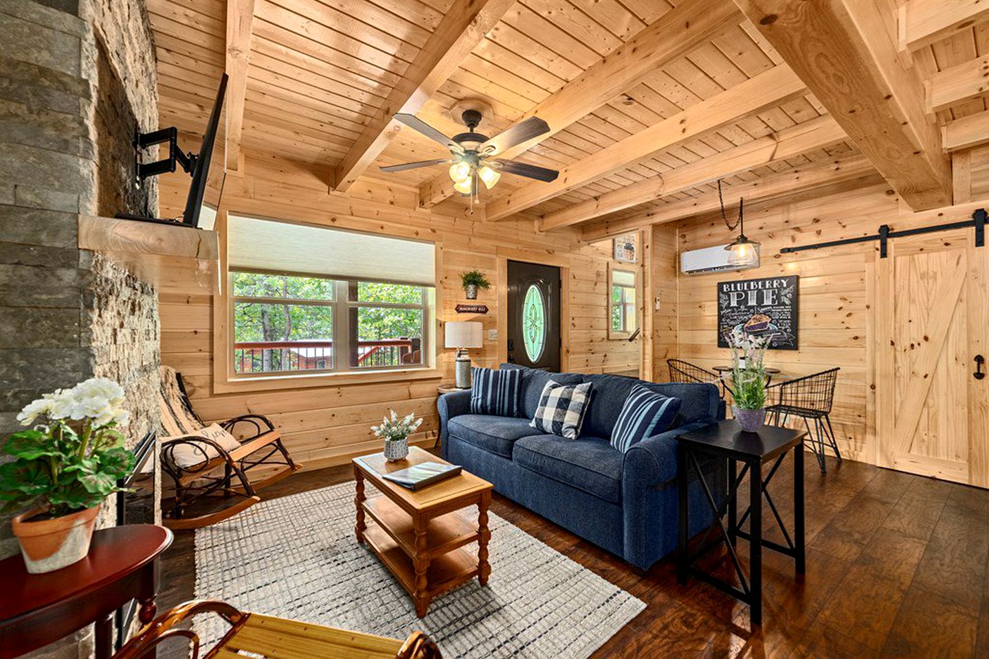 Couple's Glamping Cabin for a Romantic Escape in Pigeon Forge