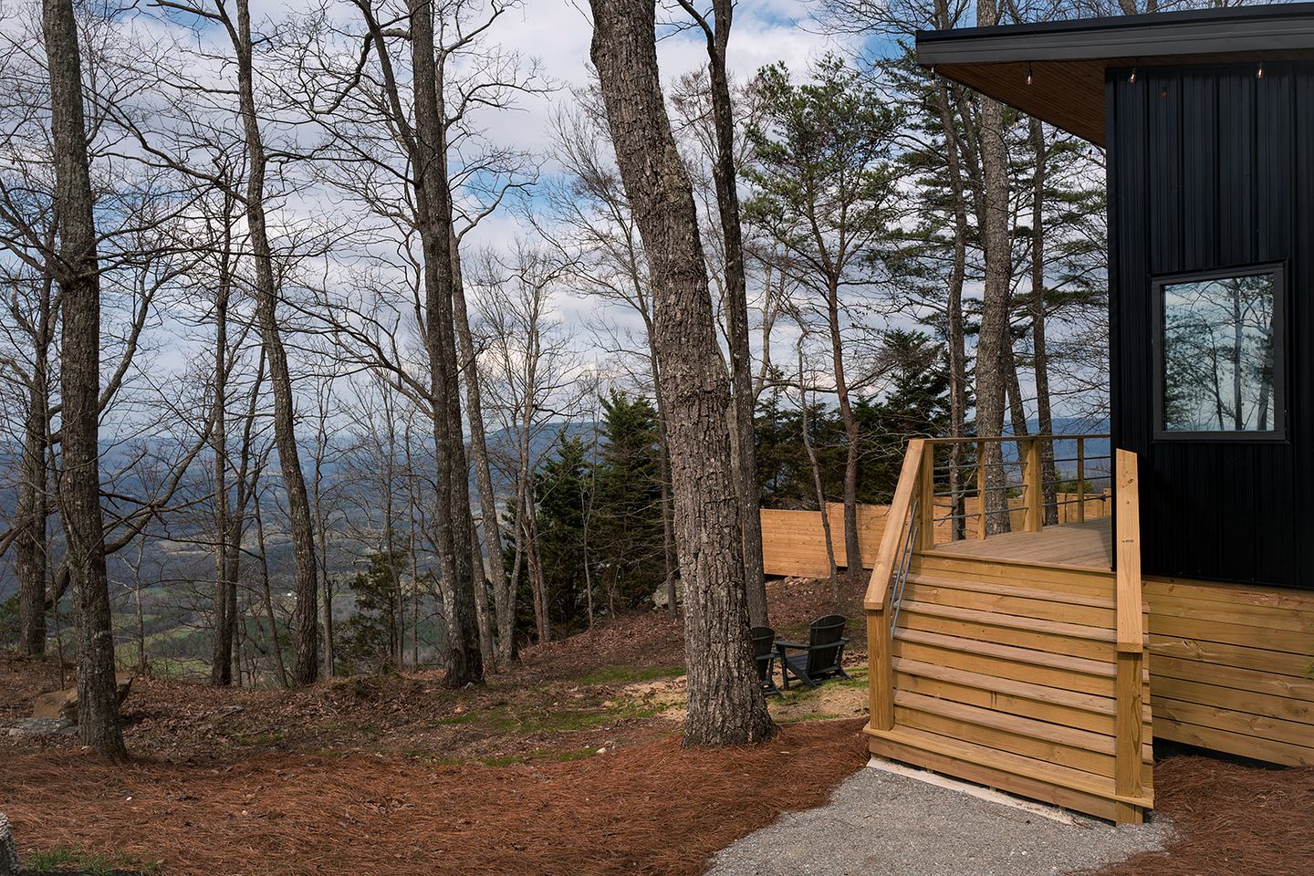 Scenic Studio Chalet with Panoramic Brow Views & Outdoor Shower near Cloudland Canyon, Menlo, Georgia