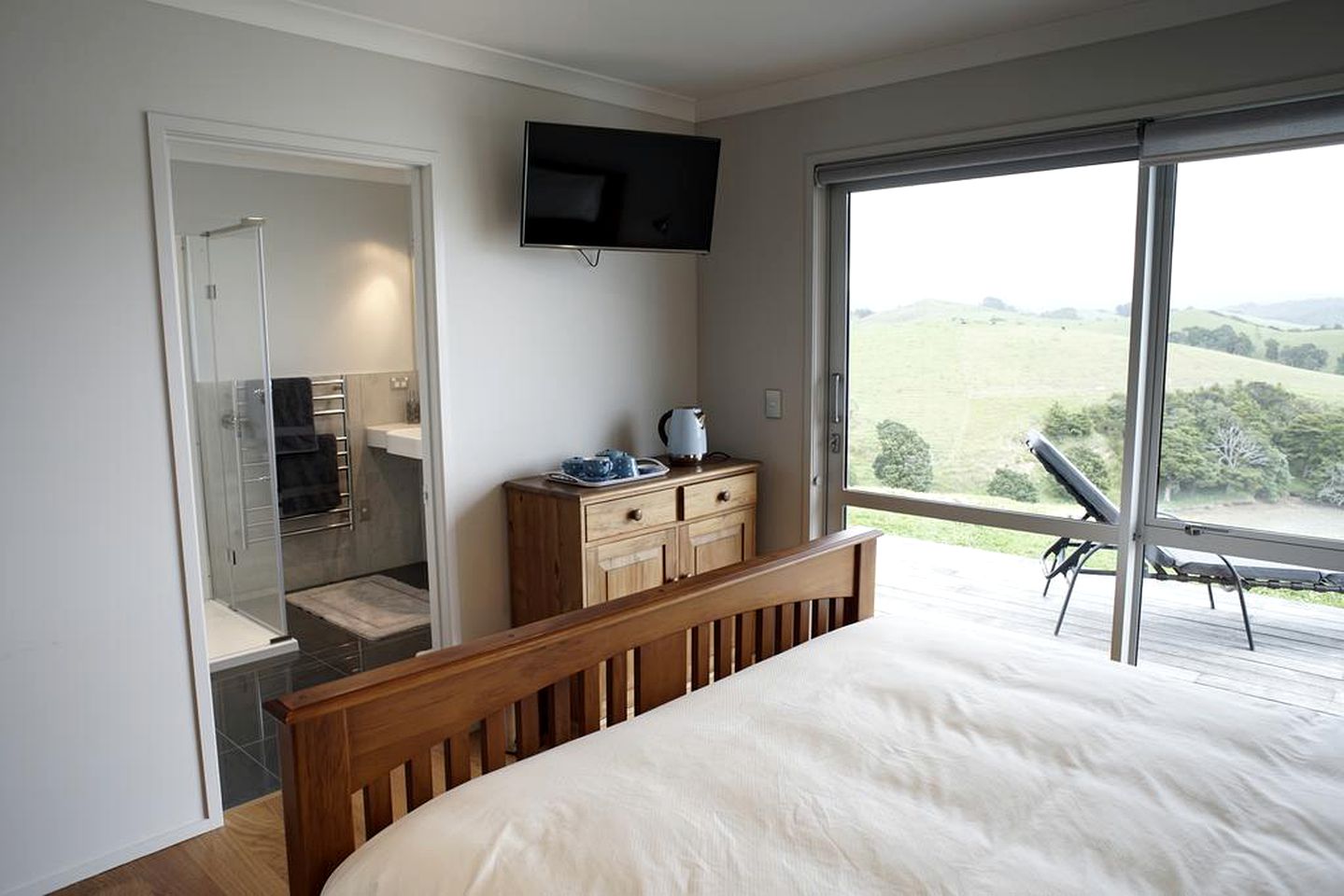 Tranquil Bed and Breakfast Accommodation near Whangaruru Bay, North Island