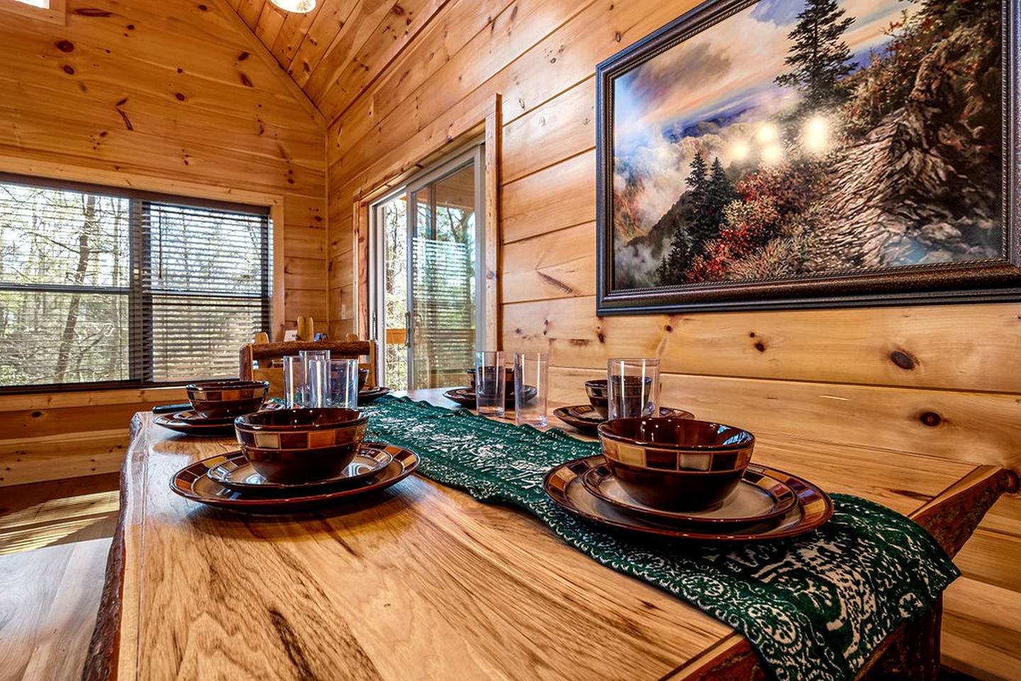 Rustic Family Cabin with Hot Tub with Arcade in Great Smoky Mountains near Gatlinburg, Tennessee