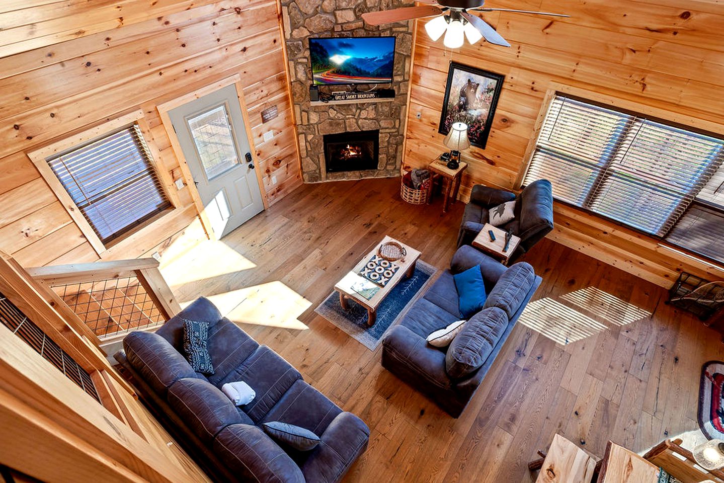 Rustic Family Cabin with Hot Tub with Arcade in Great Smoky Mountains near Gatlinburg, Tennessee