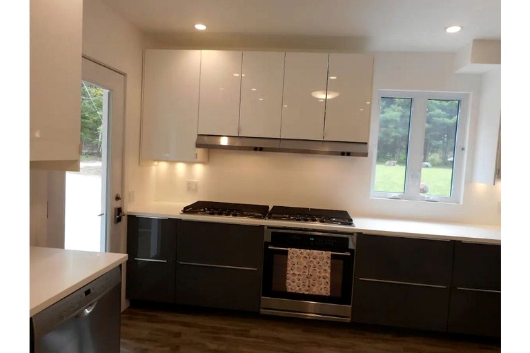 Villas (Canada, Godfrey, Ontario)