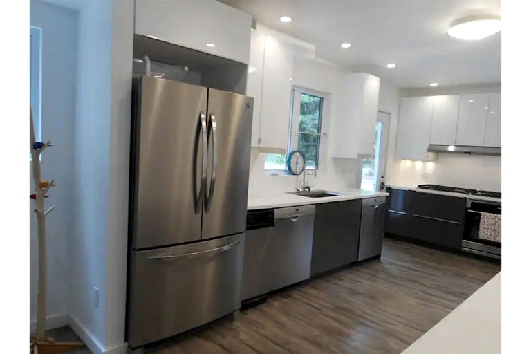 Villas (Canada, Godfrey, Ontario)