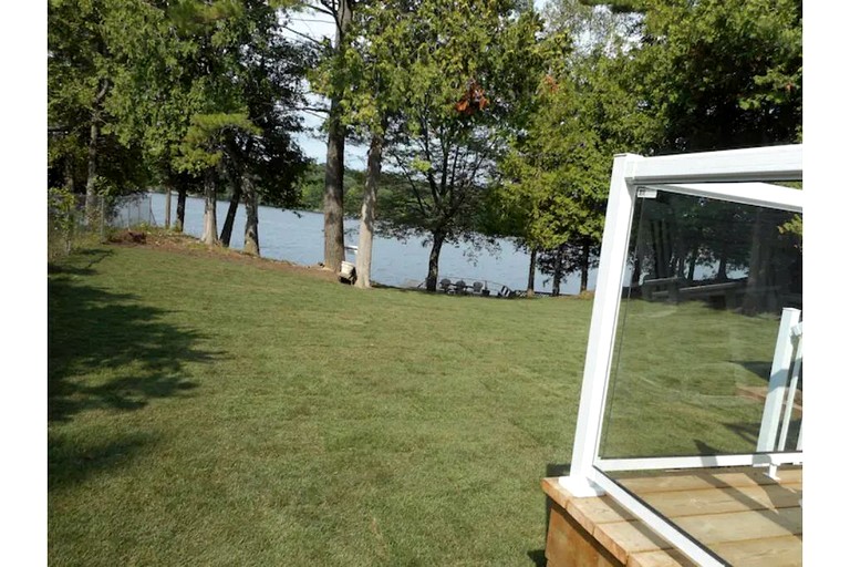 Villas (Canada, Godfrey, Ontario)