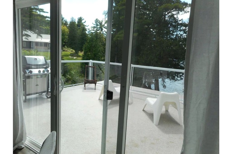 Villas (Canada, Godfrey, Ontario)