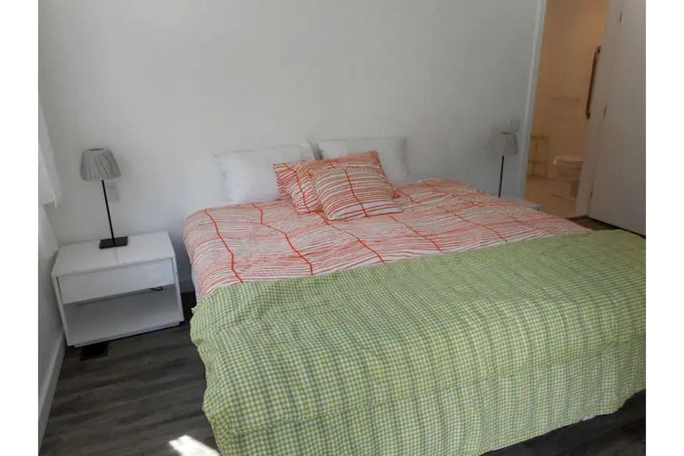 Villas (Canada, Godfrey, Ontario)