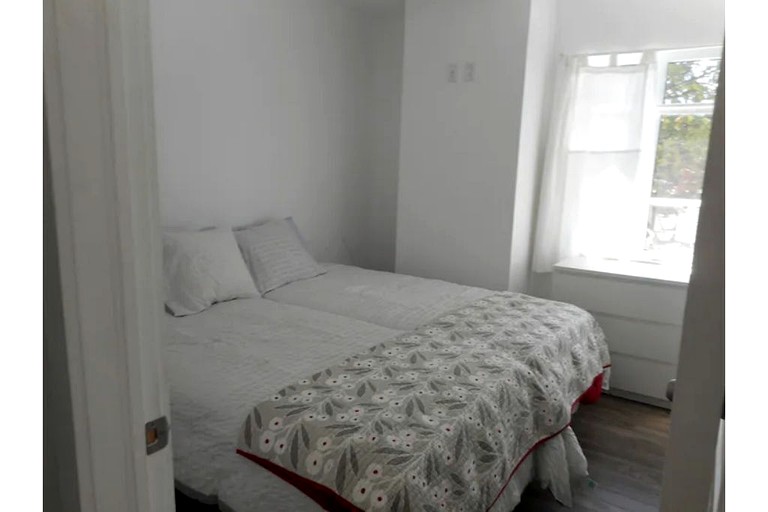 Villas (Canada, Godfrey, Ontario)