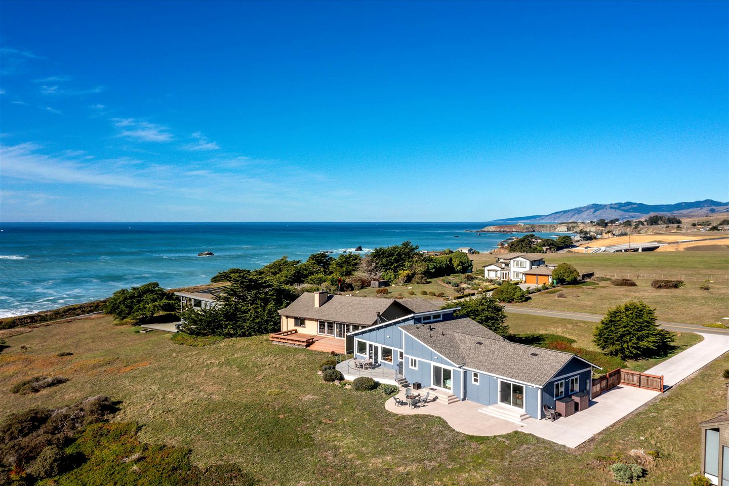 Dog Friendly BeachVacation Rental with Coastal Views and Luxury Amenities in Bodega Bay, California