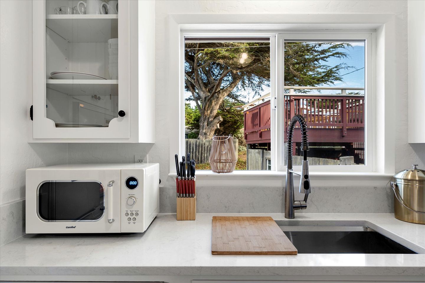 Rustic Beach Rental with Jacuzzi in Bodega Bay, Perfect for a Romantic Weekend Getaway