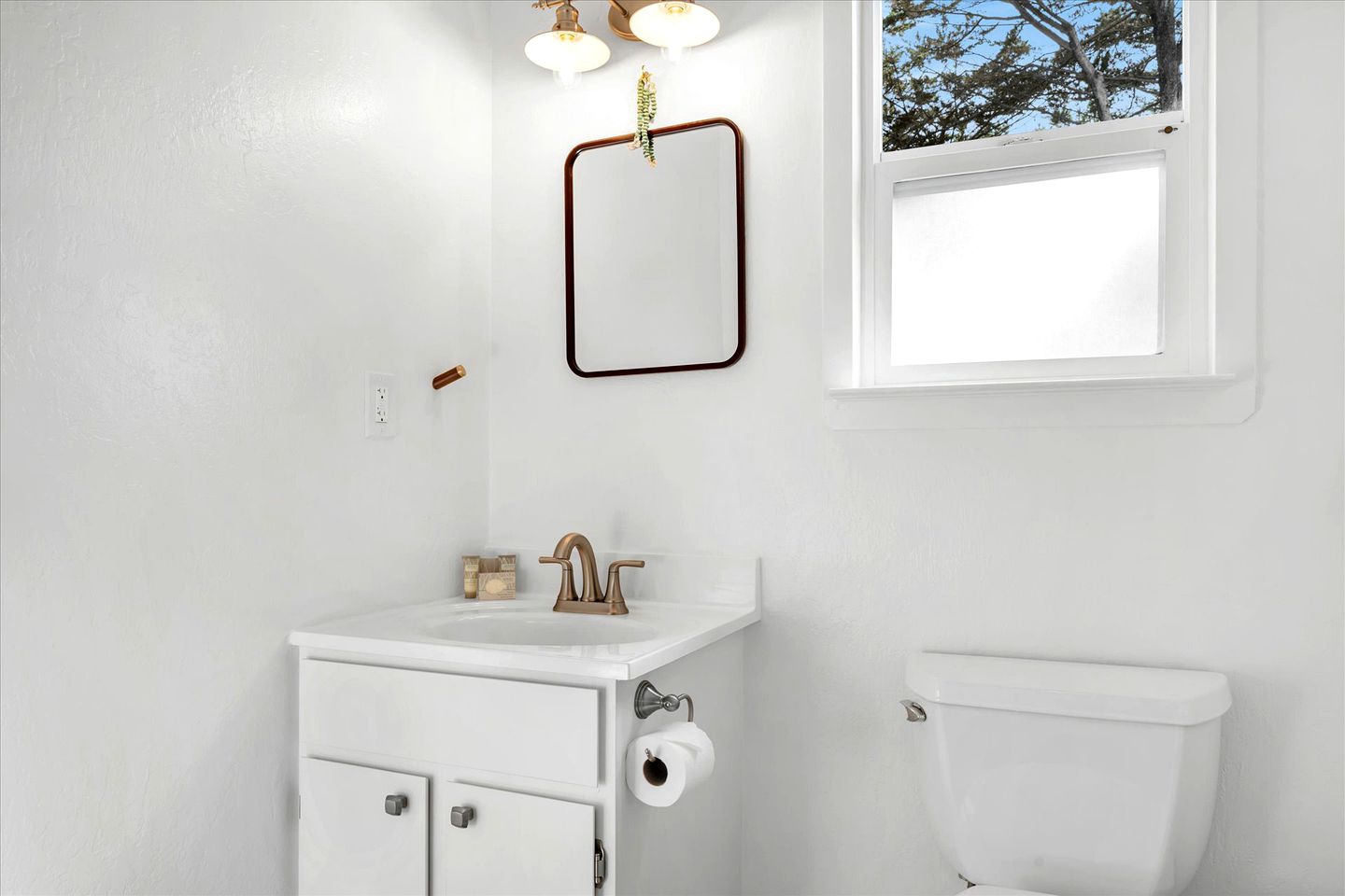 Rustic Beach Rental with Jacuzzi in Bodega Bay, Perfect for a Romantic Weekend Getaway