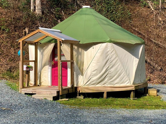 Yurts (United States of America, Bryson City, North Carolina)