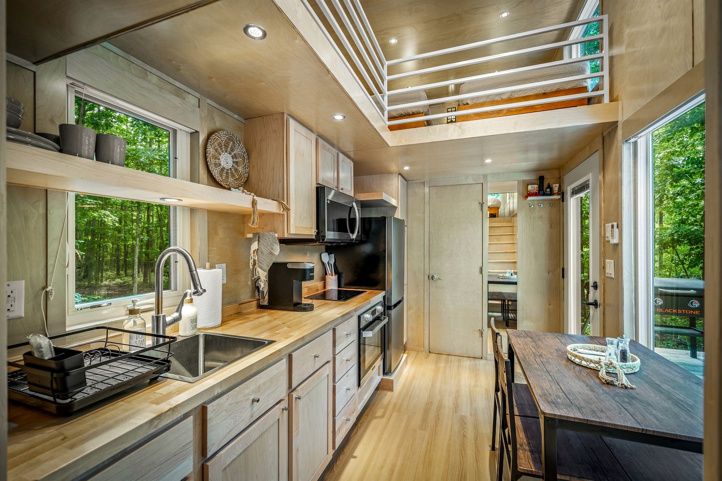 Glorious Lofted Container with Luxurious Indoor and Outdoor Spaces in Alabama
