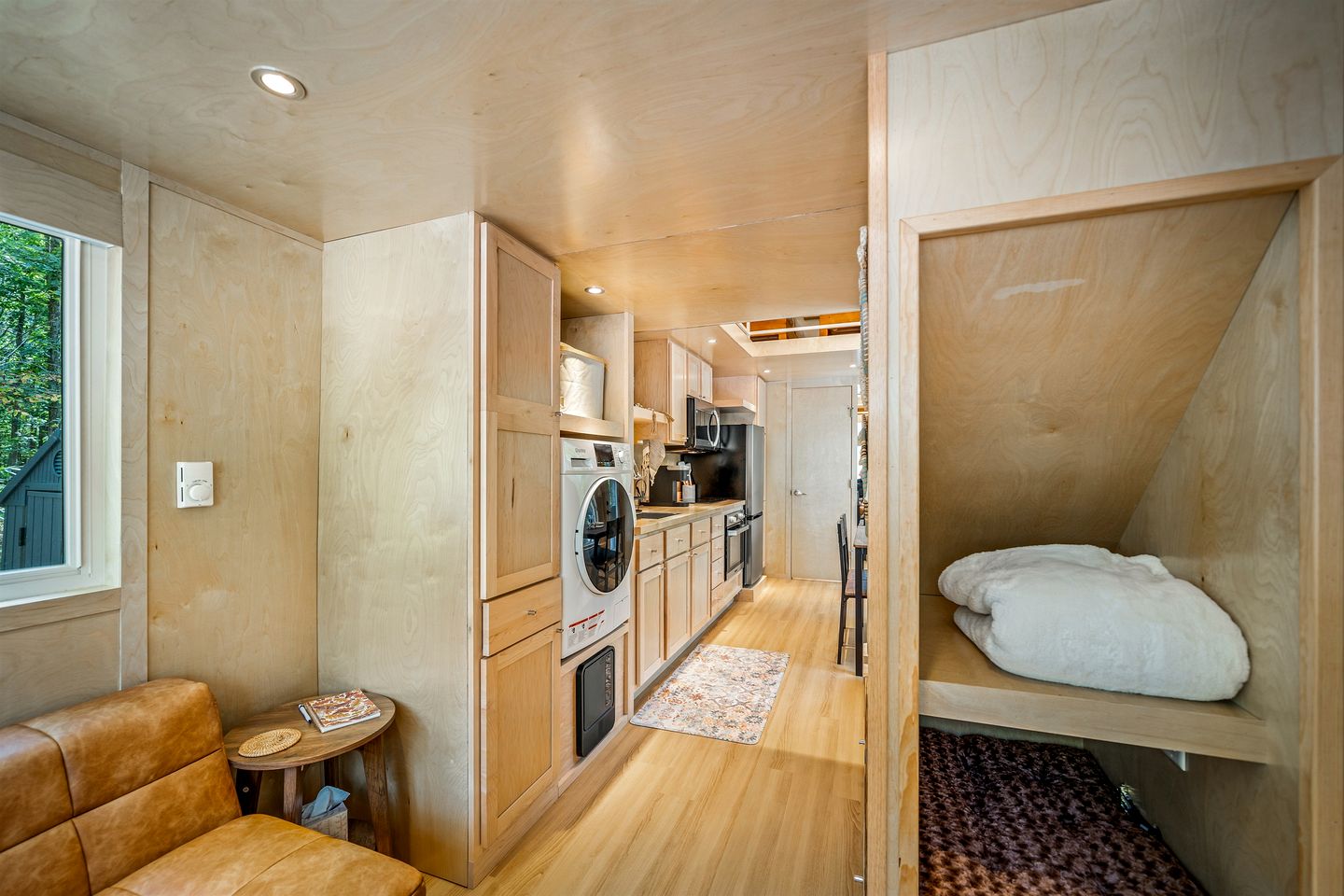 Glorious Lofted Container with Luxurious Indoor and Outdoor Spaces in Alabama