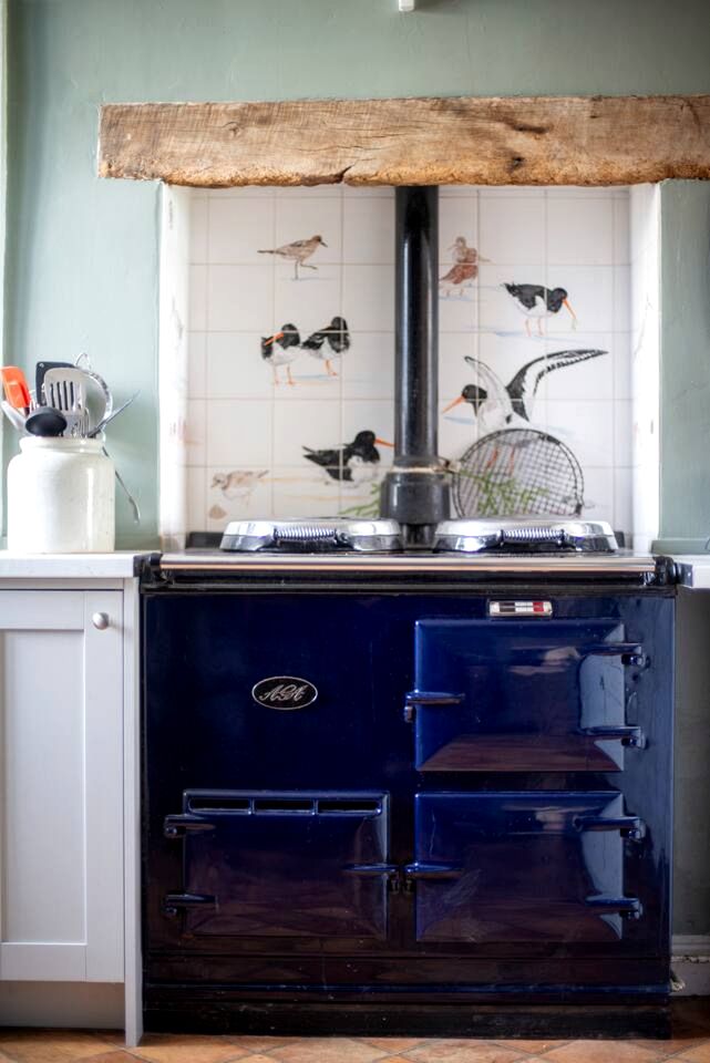 Charming Boho Cottage with Walled Garden near Dunraven Bay in Southerndown, Wales