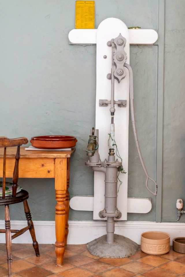 Charming Boho Cottage with Walled Garden near Dunraven Bay in Southerndown, Wales