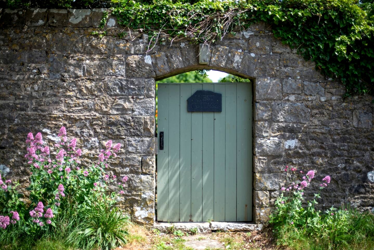 Charming Boho Cottage with Walled Garden near Dunraven Bay in Southerndown, Wales