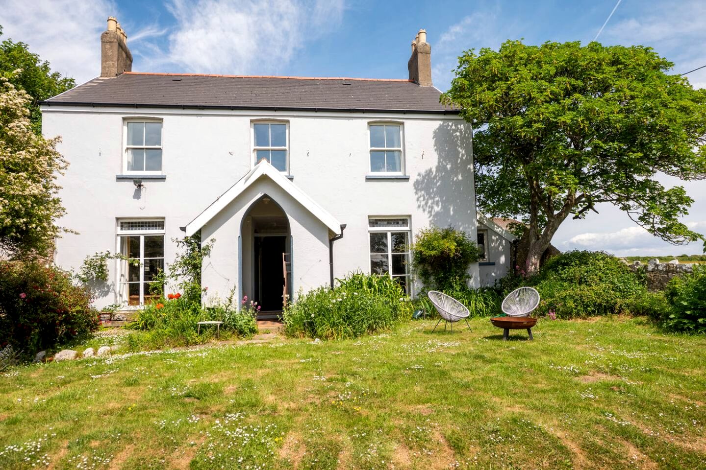Charming Boho Cottage with Walled Garden near Dunraven Bay in Southerndown, Wales