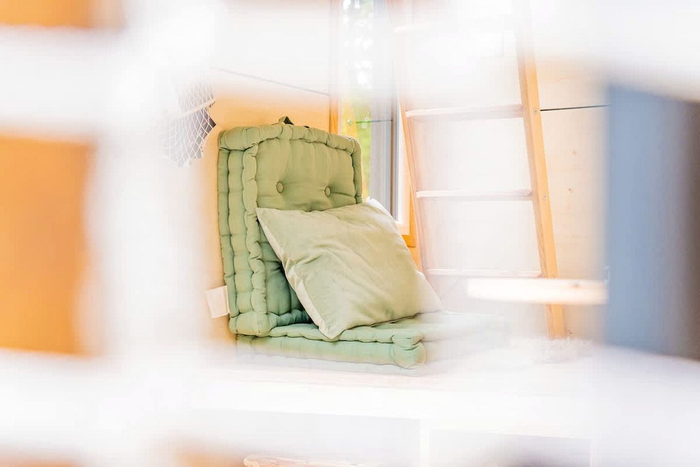 Cozy Off-Grid Tiny House with Stunning Mountain Views near Mont-Dore, France