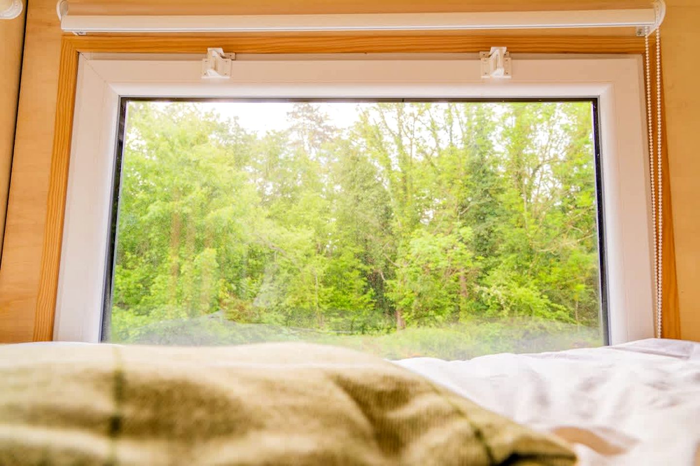 Cozy Off-Grid Tiny House with Stunning Mountain Views near Mont-Dore, France