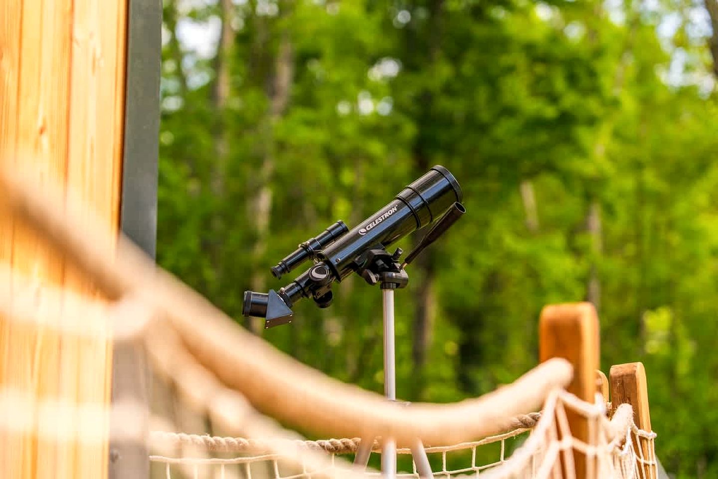 Cozy Off-Grid Tiny House with Stunning Mountain Views near Mont-Dore, France
