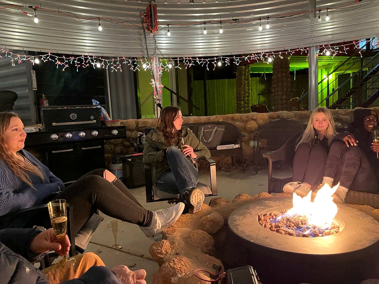 Unique Tiny House Retreat with Rooftop Deck near Cobblestone Shops in Medicine Park, OK