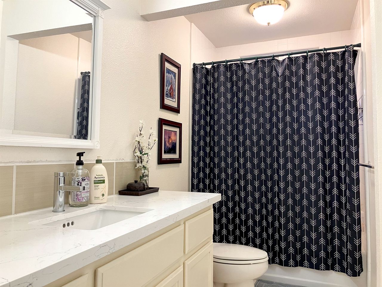 Enchanting Creekside Cabin Retreat near Yosemite National Park in California