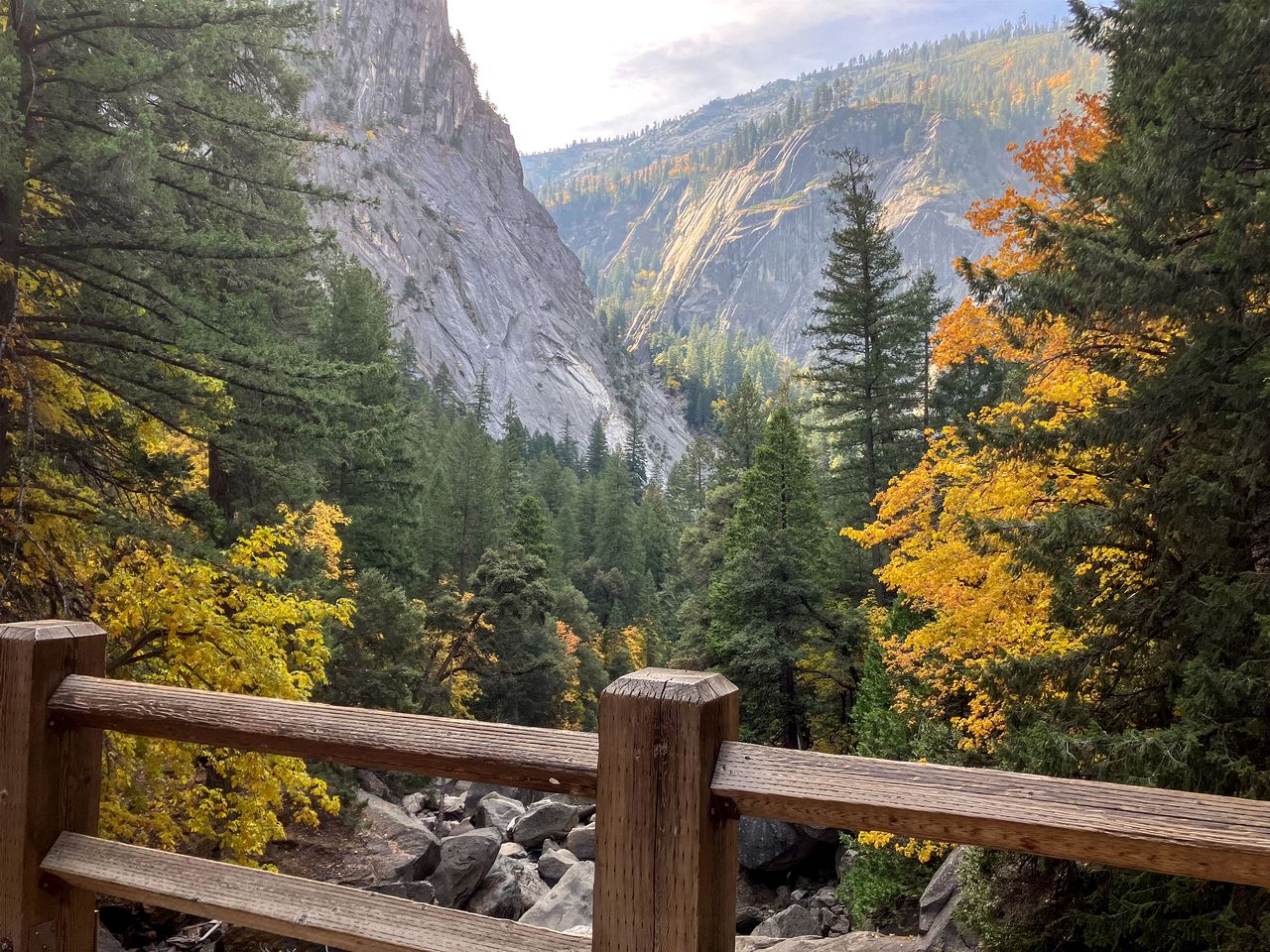 Enchanting Creekside Cabin Retreat near Yosemite National Park in California