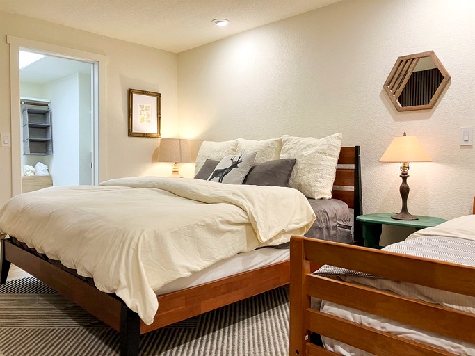 Cabins (United States of America, Oakhurst, California)