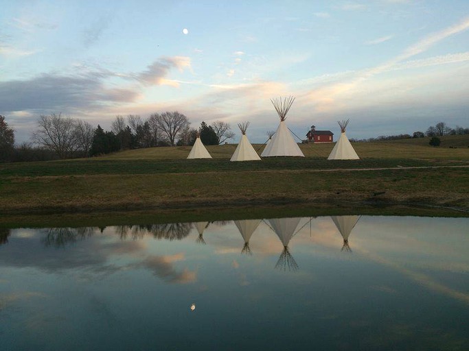 Tipis (Marthasville, Missouri, United States)