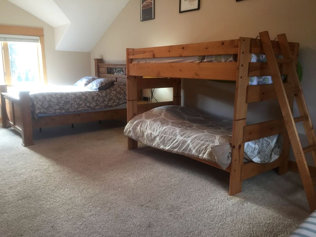 Stunning Mountainside Weekend Getaway on Private Lake near Denver, Colorado