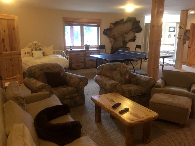 Log Cabins (Silverthorne, Colorado, United States)