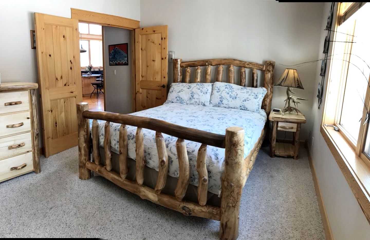 Stunning Mountainside Weekend Getaway on Private Lake near Denver, Colorado