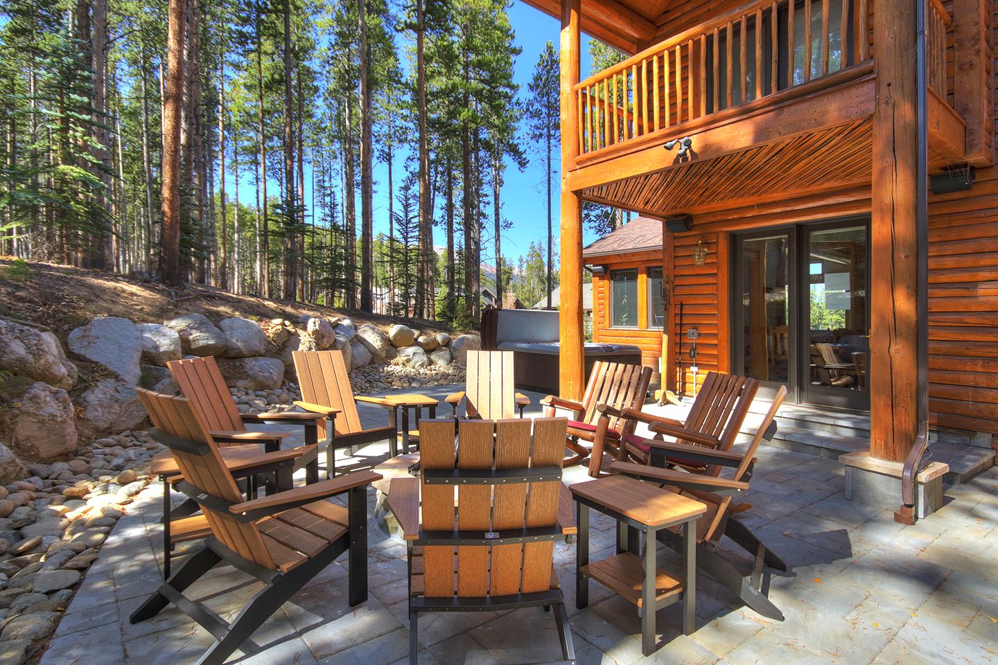 Fantastic Mountain Retreat: Stunning Log Cabin with a Hot Tub in Breckenridge, CO