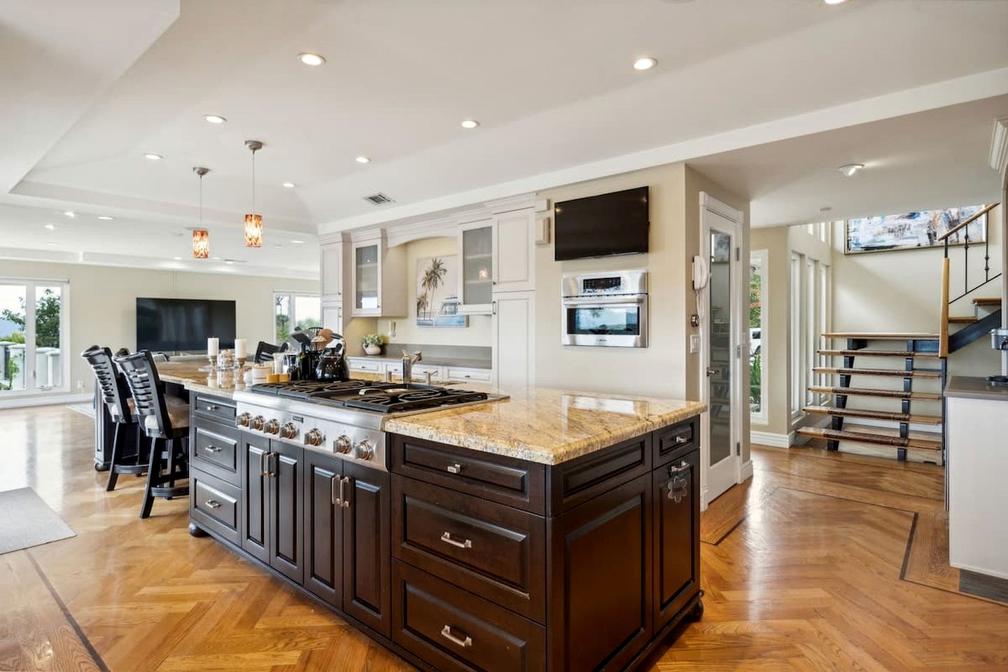 Impressive Cottage with Swimming Pool in Thousand Oaks, California