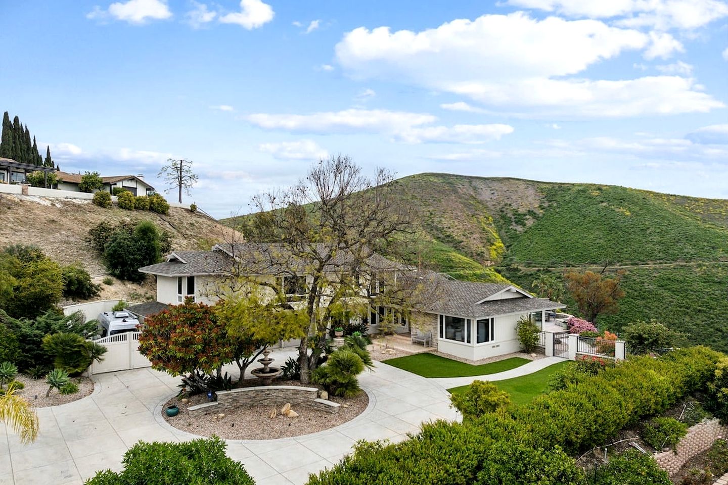 Impressive Cottage with Swimming Pool in Thousand Oaks, California