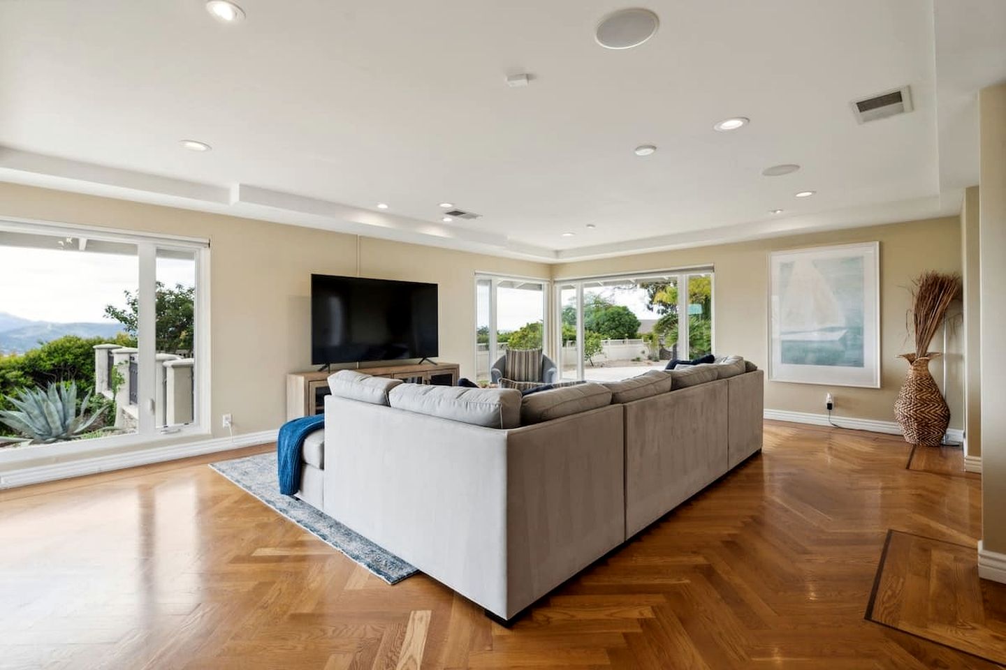 Impressive Cottage with Swimming Pool in Thousand Oaks, California