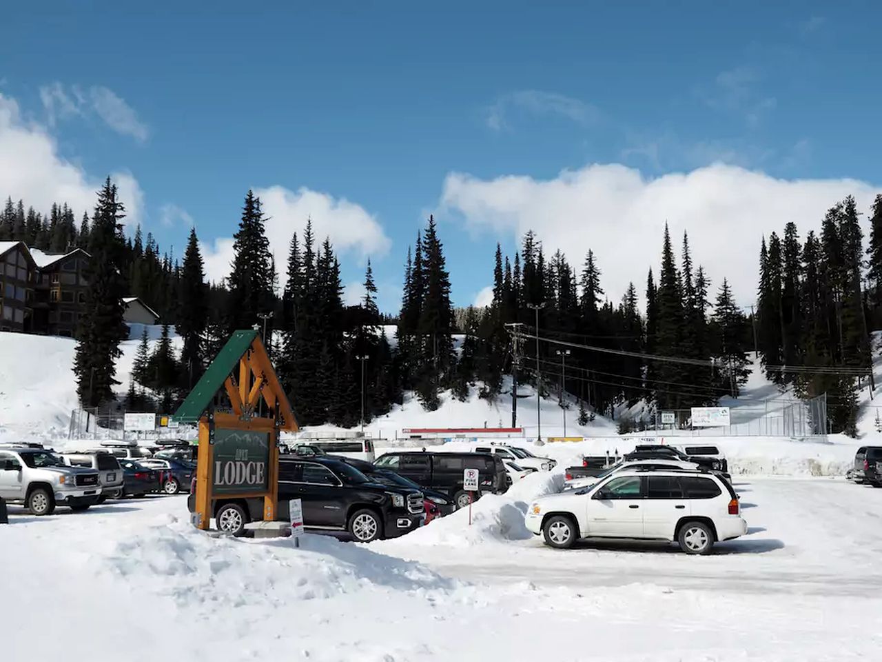 Large Unique Rental in Apex Mountain Village, British Columbia