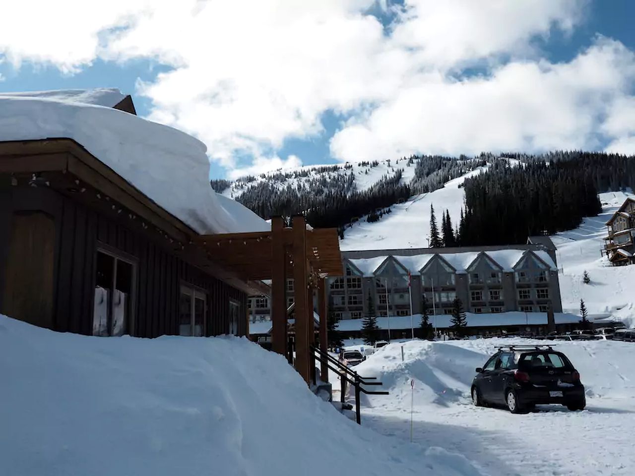 Spacious Suite Rentals Next to Apex Mountain in Hedley, British Columbia