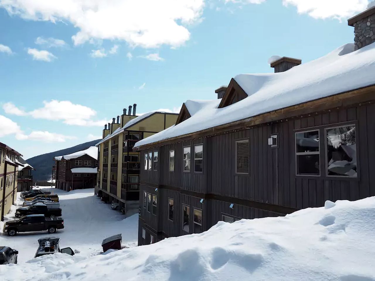 Spacious Suite Rentals Next to Apex Mountain in Hedley, British Columbia