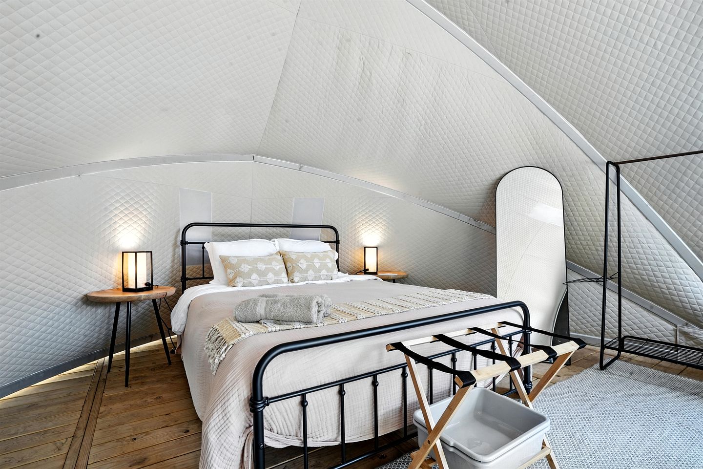 Cozy Glamping Retreat with Forest Trails Near Mount Rushmore in the Black Hills, South Dakota