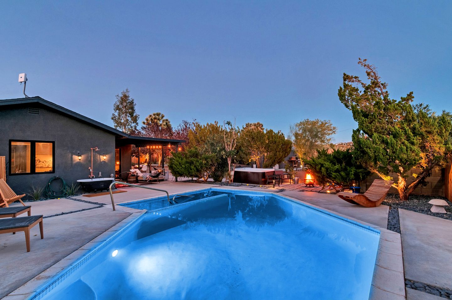 Boutique Glamping Escape near Joshua Tree
