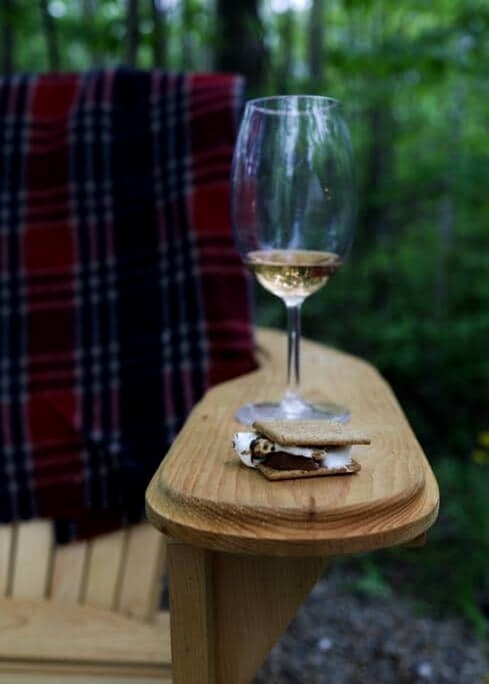 Boutique Glamping Romance: Stylish Bell Tent Getaway in Ontario's Hidden Gem