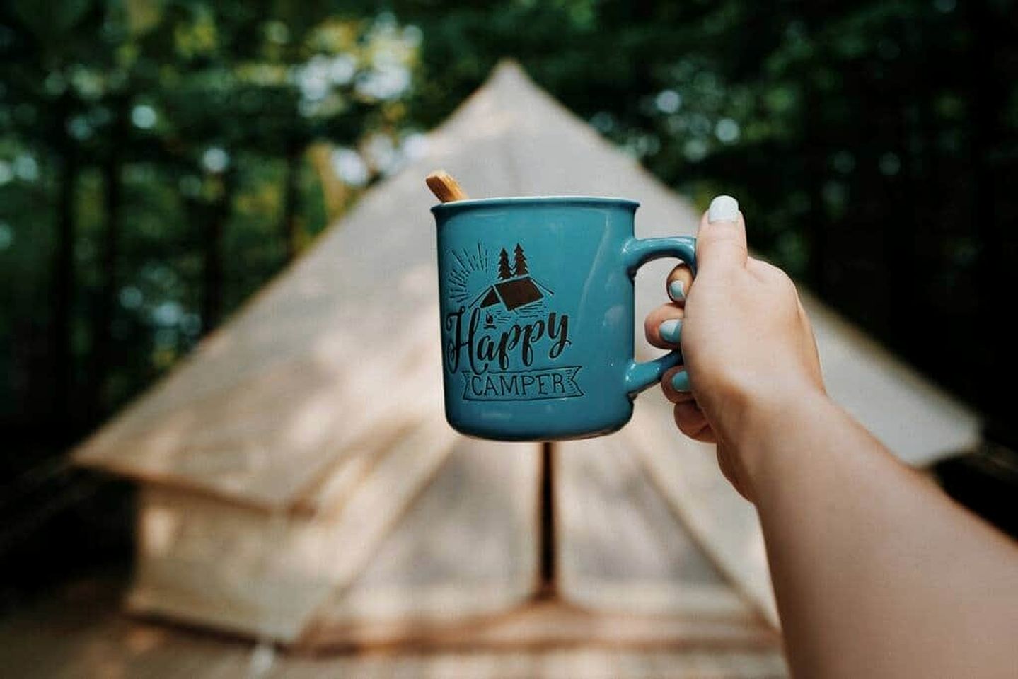 Boutique Glamping Romance: Stylish Bell Tent Getaway in Ontario's Hidden Gem