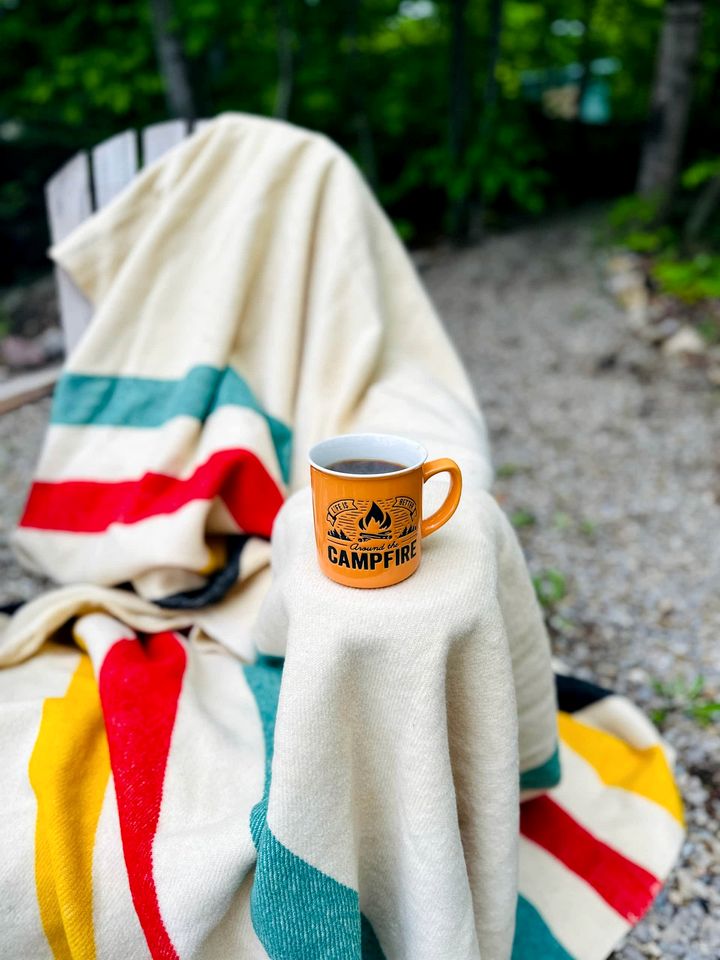 Boutique Glamping Romance: Stylish Bell Tent Getaway in Ontario's Hidden Gem