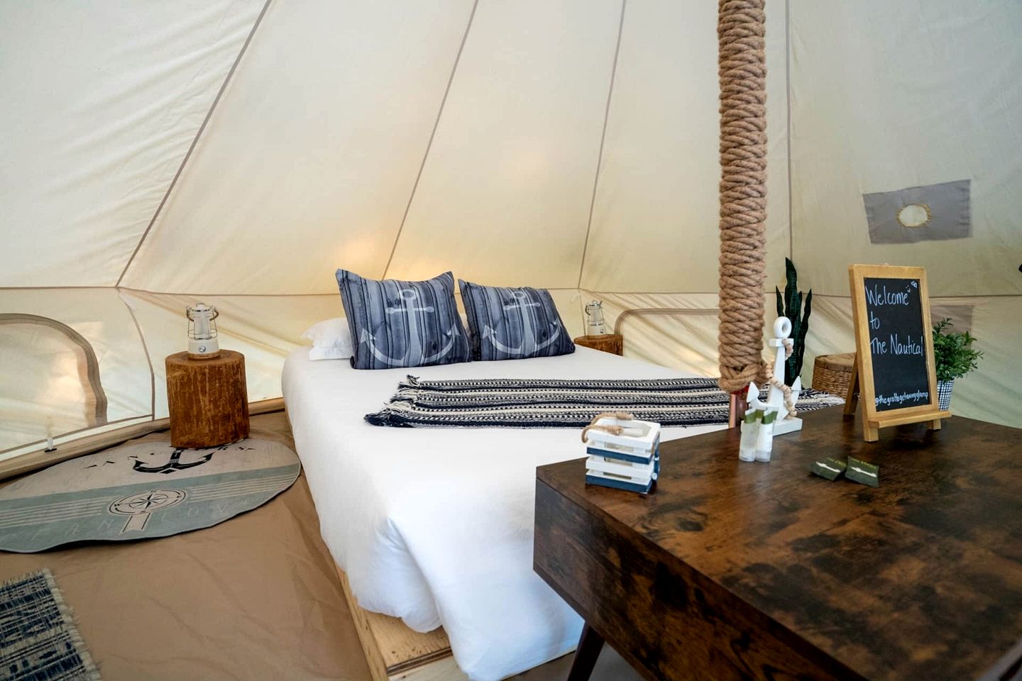 Boutique Glamping Romance: Stylish Bell Tent Getaway in Ontario's Hidden Gem