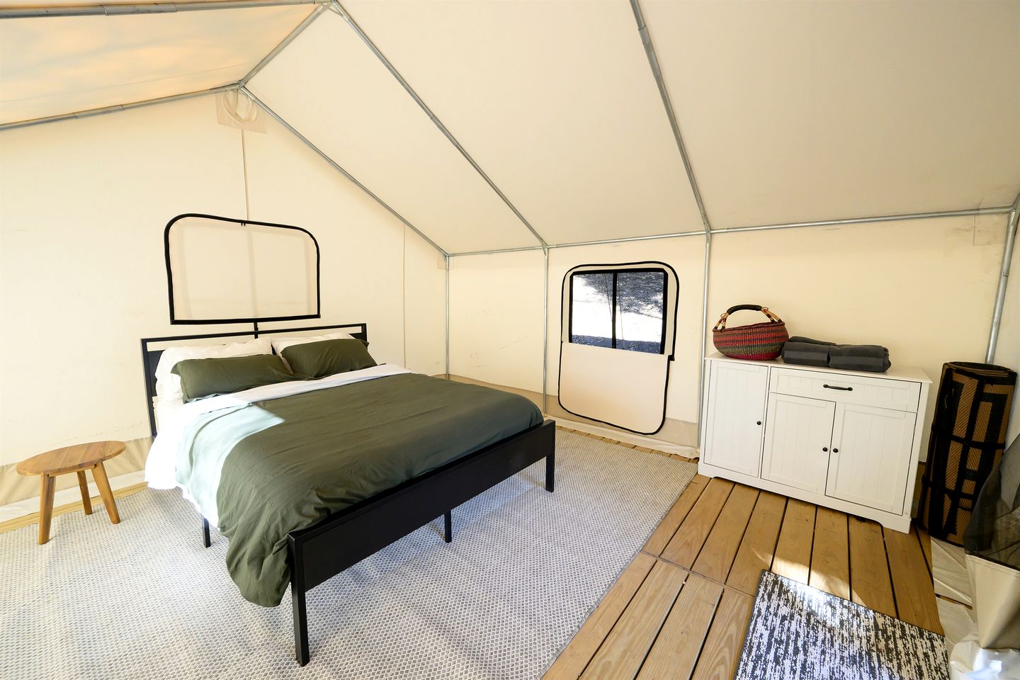 Secluded Luxury Glamping Tent with Panoramic Mountain Views near Pauma Valley, CA