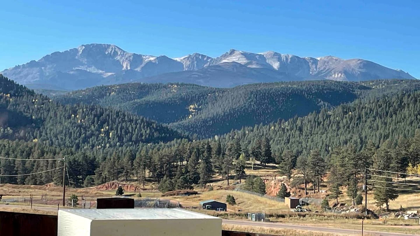 Boutique and Charming Tiny House with Views of Pike Peak in Woodland Park, Colorado