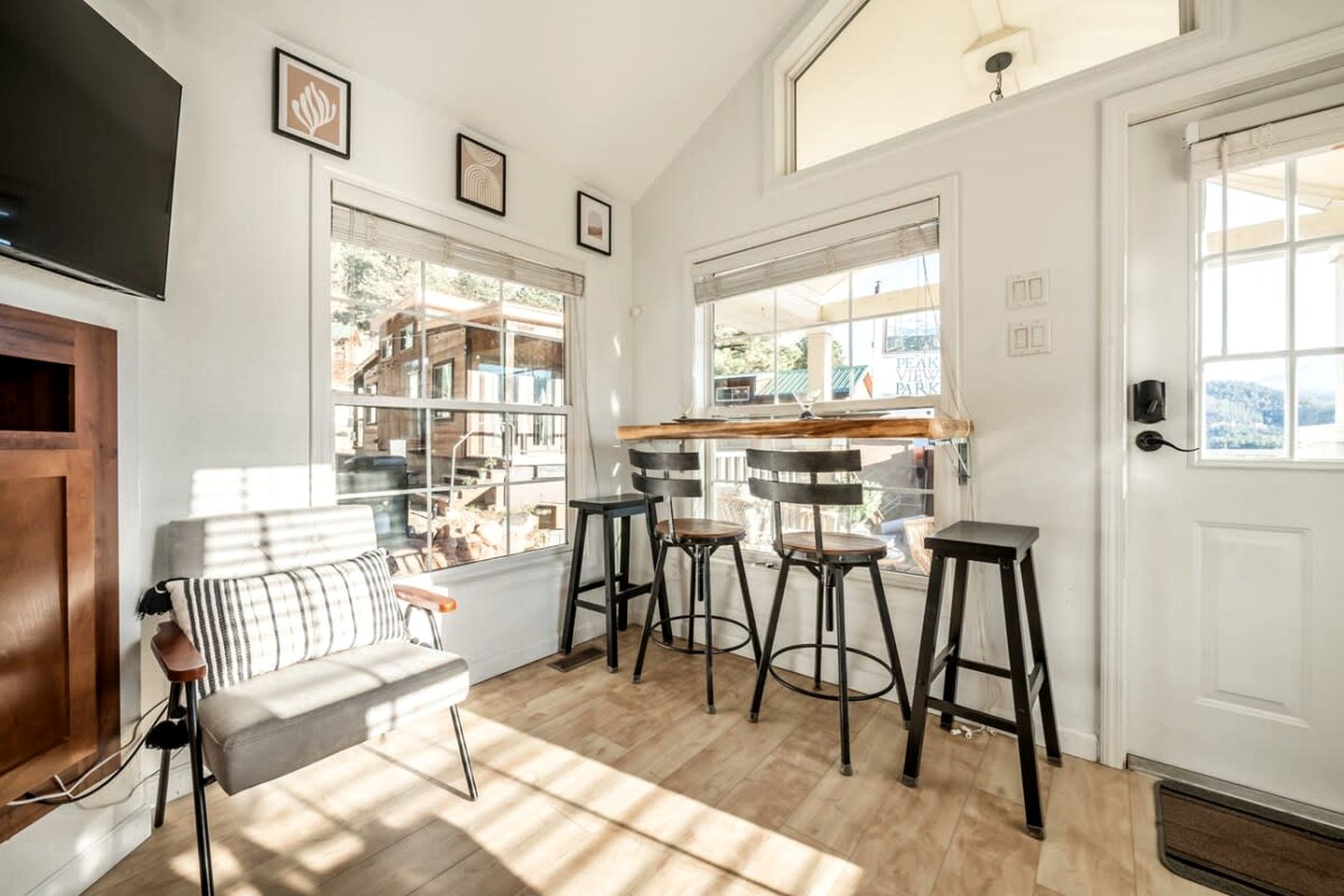 Boutique and Charming Tiny House with Views of Pike Peak in Woodland Park, Colorado