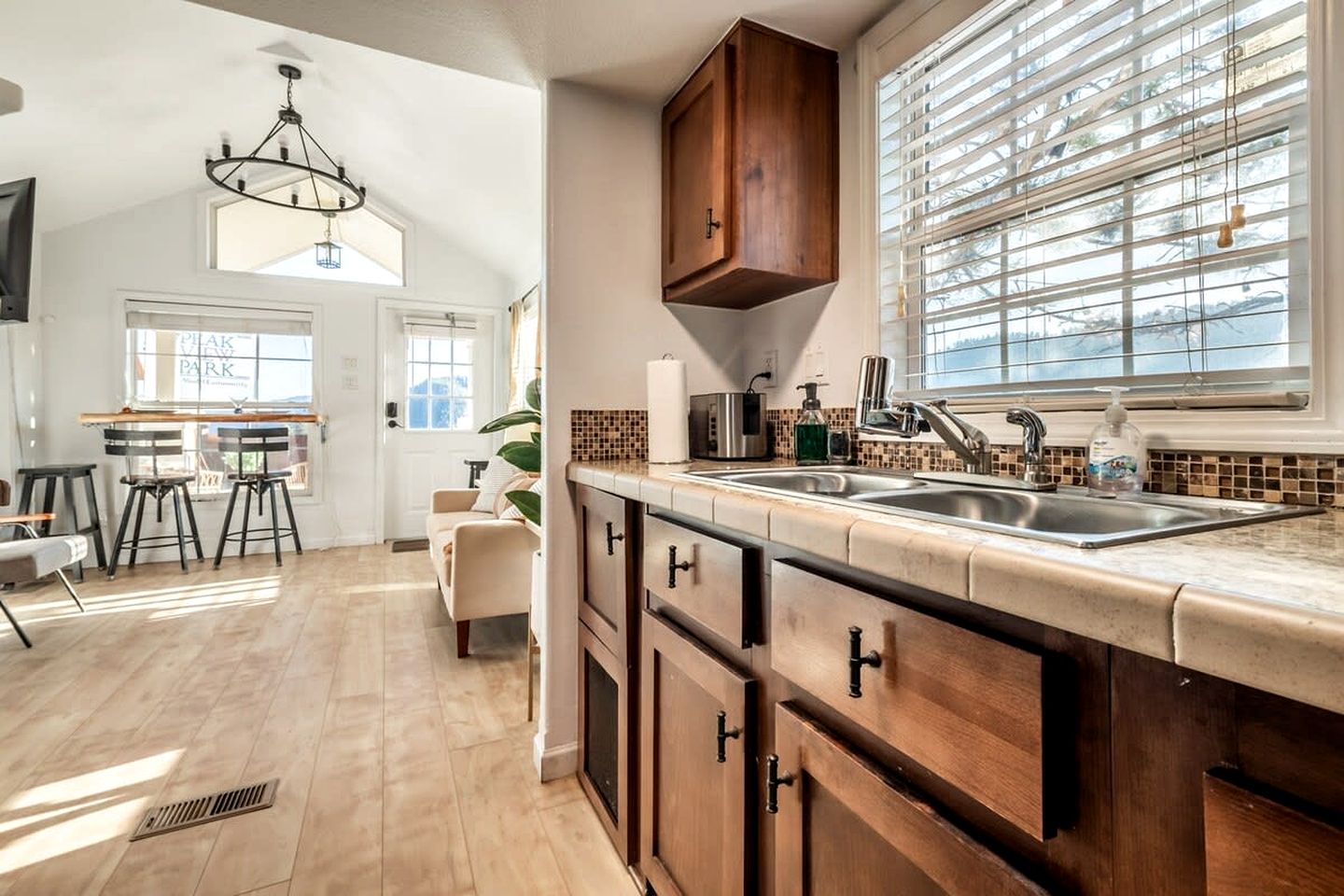 Boutique and Charming Tiny House with Views of Pike Peak in Woodland Park, Colorado