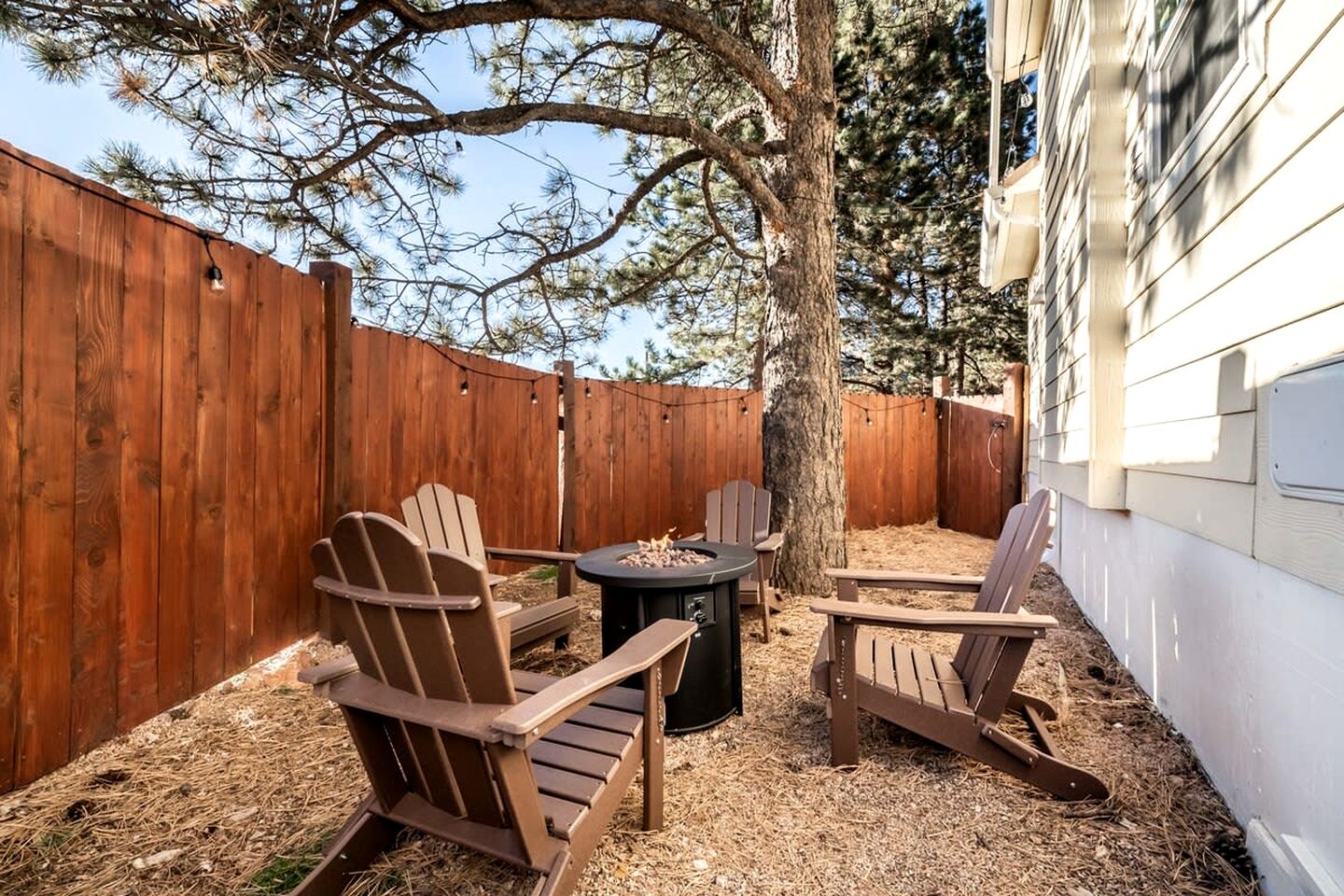 Boutique and Charming Tiny House with Views of Pike Peak in Woodland Park, Colorado